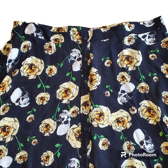 Hot topic midnight hour plus size 3X skull flower skater skirt button down front - Picture 4 of 6